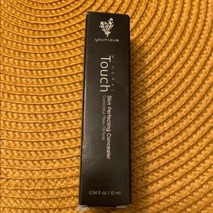 Younique Mineral Touch Concealer